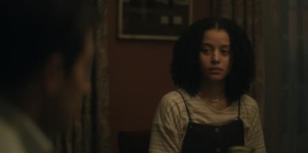 Chase Infiniti, que será Agnes (o sea, Hannah), en una imagen de 'Presunto inocente'.