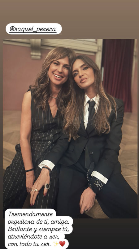 Raquel Perera y Sara Carbonero, vestida con el traje de Caiga quien Caiga