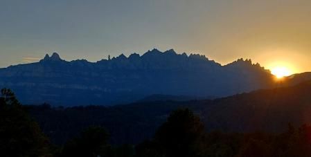 La mirada del atardecer de Montserrat.