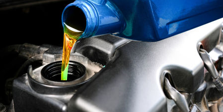 El cambio de aceite hay que hacerlo de forma regular.