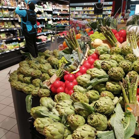 Alcachofas en un supermercado