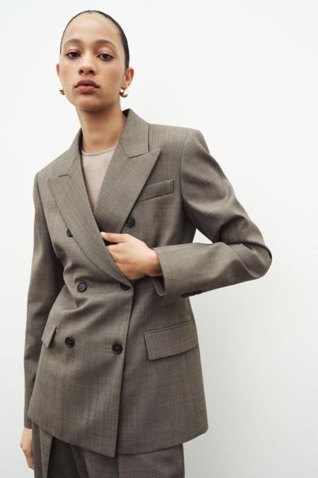 Traje en marrón claro de Zara