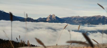 La niebla baja del Pedraforca.