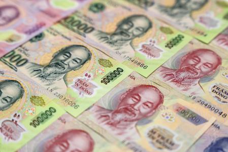 Billetes de 100.000 y 200.000 dong con la efigie de&nbsp; Ho Chi Minh, considerado el padre de la emancipación de Vietnam