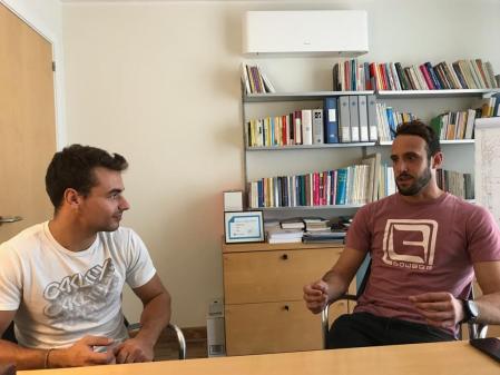 Marta Compte ha trabajado con deportistas de élite, como el piloto español Pol Tarrés, para acompañarlos lo largo de su trayectoria profesional