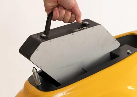 El curioso kit para convertir en eléctrica una Vespa de gasolina.