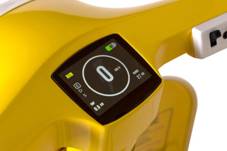 El curioso kit para convertir en eléctrica una Vespa de gasolina.