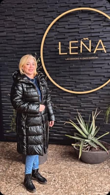 Su anterior publicación era en un conocido restaurante en Madrid.