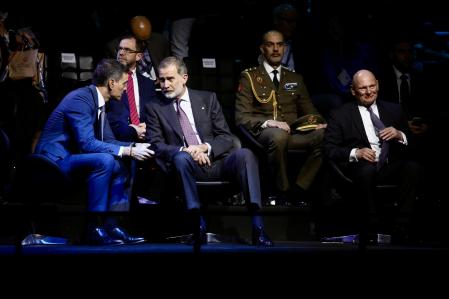 Sánchez y el Rey, este lunes, durante la primera jornada del Mobile World Congress&nbsp;