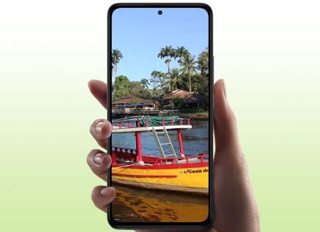 Su pantalla cuenta con un brillo máximo muy bien conseguido