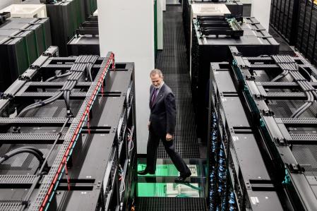 FOTO ALEX GARCIA EL REY FELIPE VI VISITA LAS INSTALACIONES DEL BARCELONA SUPERCOMPUTING CENTER EN LA UPC 2025/03/03
