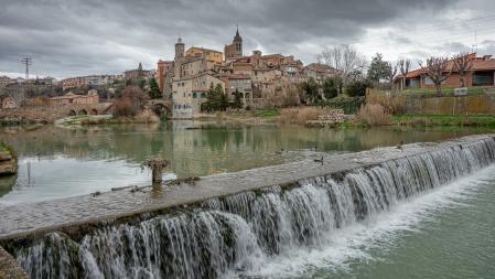 Perspectiva de Gironella desde el río Llobregat.