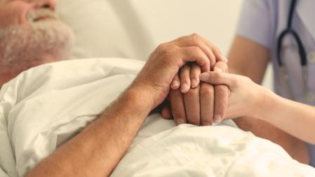 Los profesionales que trabajan en la unidad de cuidados paliativos tienen una formación y habilidades especiales.