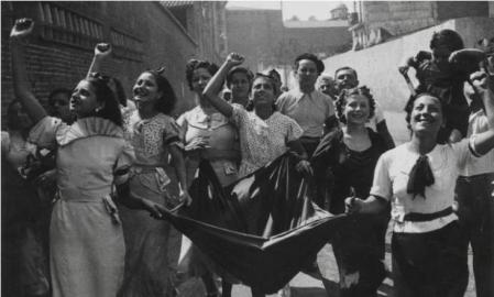 Milicianas en una colecta