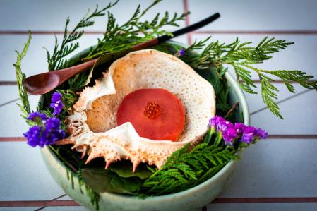 Cebiche de mero, leche de tigre de pimientos y rocoto braseado