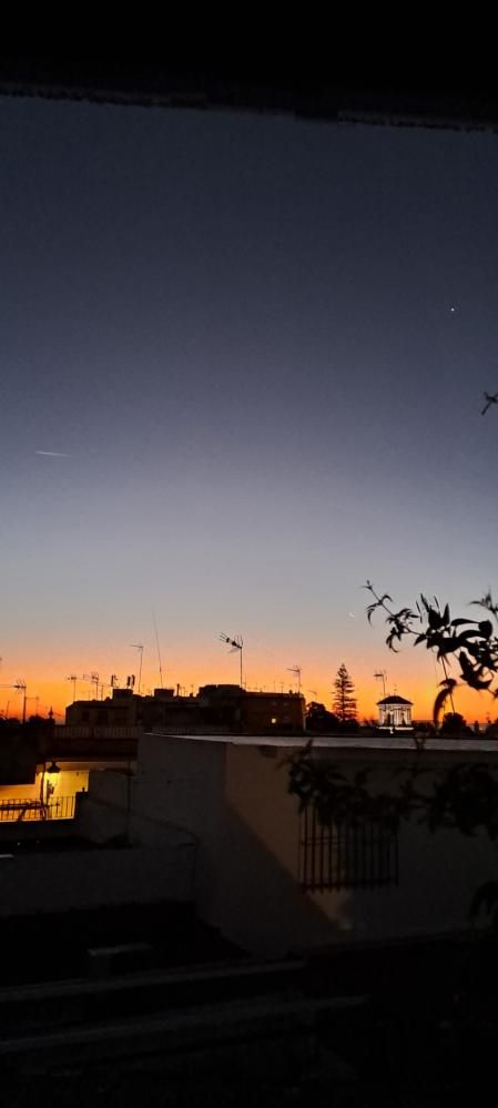 Cada cual con su luz en Tomares, Sevilla.