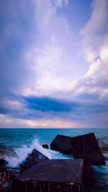 Amanecer en el espigón de la Mar Bella durante la quedada de fotografía del 8-M.