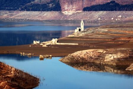 El pantano de Sau a finales de febrero de 2025.