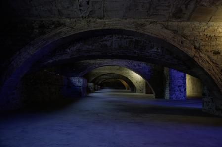 Explorando el interior de la Casa de l’Aigua de Barcelona.