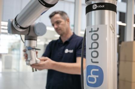 Incluso empleados sin formación técnica pueden aprender a utilizar y adaptar el robot con estas herramientas