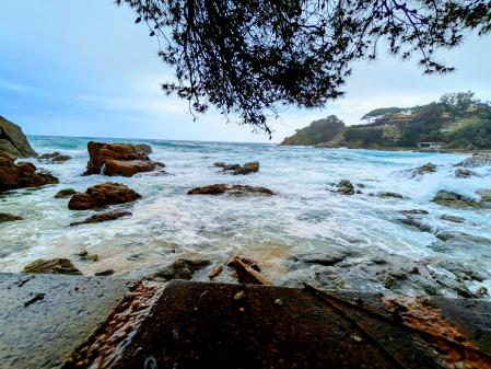 Temporal en la Cala Sant Francesc de Blanes.