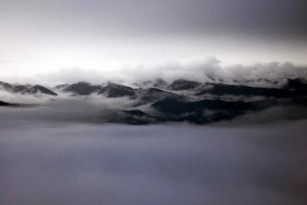 Mar de niebla sobre el pantano de Sau.