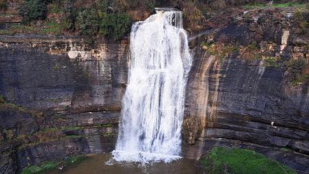 Salt del Cabrit, a top de agua.