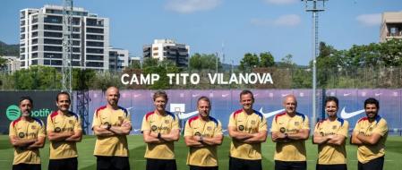 De izquierda a derecha: Pepe Conde, Julio Tous, Westermann, Sorg, Flick, Tapalovic, José Ramón De La Fuente, Rafa Maldonado, Germán Fernández