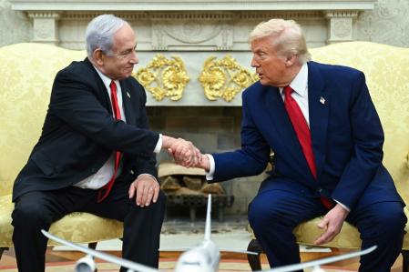 Beniamin Netanyahu y Donald Trump, este lunes en el despacho oval de la Casa Blanca