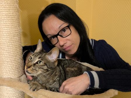 Melisa Cheung y sus gatos: un refugio de paz que la transformó en heroína de los animales