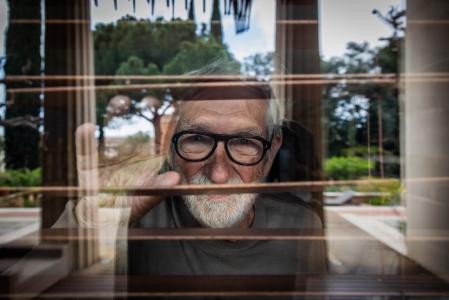 Óscar Tusquets en su casa de Barcelona