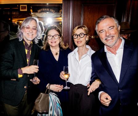 Los tres periodistas de 'La Contra', junto a Marisa Falcó, esposa de Javier Godó, conde de Godó&nbsp;