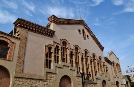 El celler de Pira el otro edificio modernista de Cellers Domenys