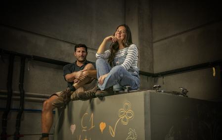 Tatjana Peceric i Dominik A. Hubert en la bodega&nbsp;