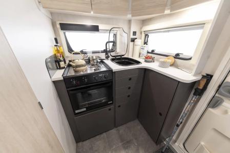 Así es la equipada caravana que ofrece un cuidado habitáculo.