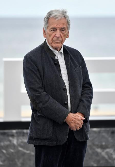 El director posa durante el photocall en el festival de San Sebastián