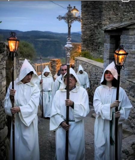 Procesión de Viernes Santo en Roda de Isábena (Huesca).