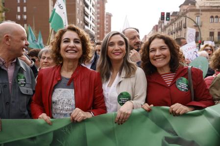 Montero en la manifestación de la Marea Blanca por la Sanidad en Andalucía