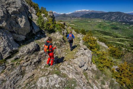 La ruta del Cinquè Llac recorre y cuida caminos de montaña