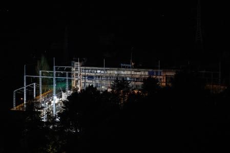 OURENSE (ESPAÑA), 29/04/2025.- VVsta de la central hidroeléctrica de Velle (Ourense) anoche durante el apagón eléctrico.&nbsp;