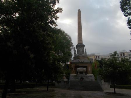 Obelisco del 2 de Mayo.