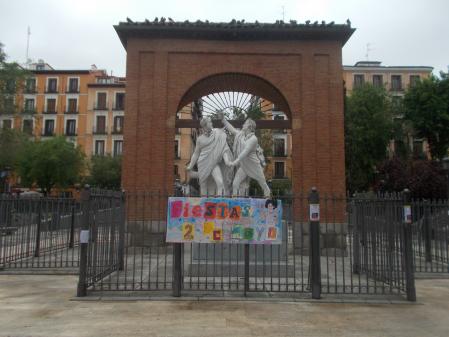 Esculturas de los capitanes Daoíz y Velarde.