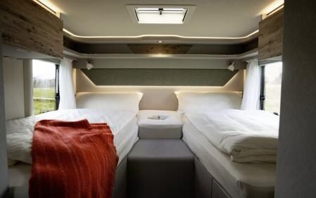 En la parte trasera hay dos camas individuales&nbsp;