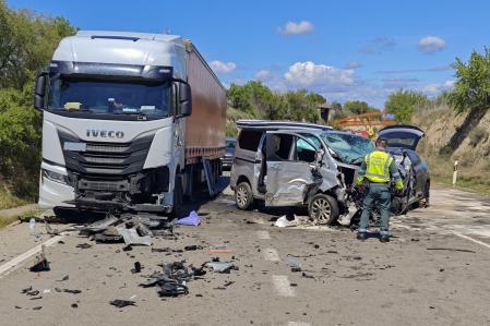 Varios vehículos implicados en un accidente en una carretera convencional&nbsp;