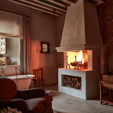 Las habitaciones disponen de cálidas chimeneas.