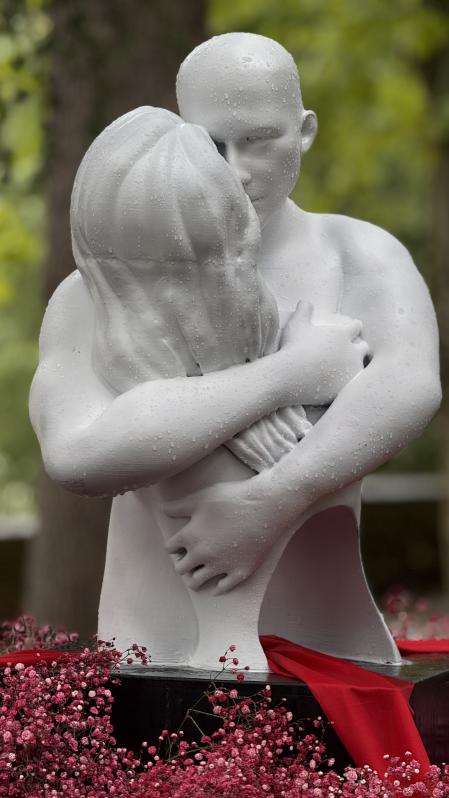 Temps de Flors ha comenzado en Girona con lluvia tras la sequía de las últimas ediciones.