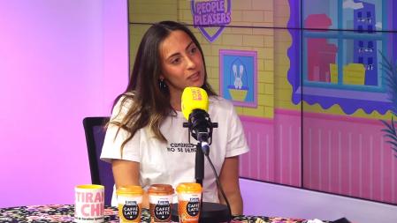 Laia Valor, bióloga marina, en 'Estirando el chicle' con Carolina Iglesias y Victoria Marín.