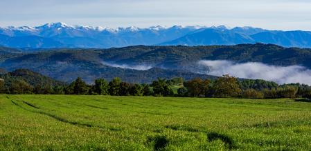 Pirineo aún con un poco de nieve.