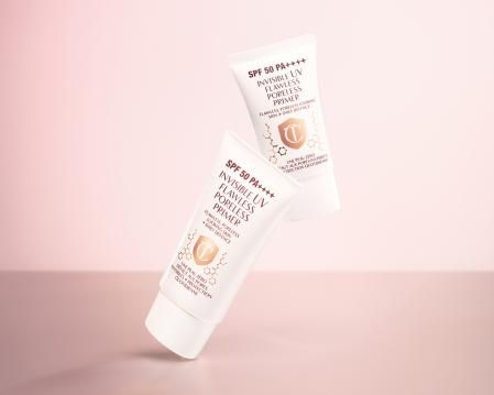 El Invisible UV Flawless Poreless Primer está disponible en dos formatos