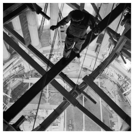 Galí pintando en la cúpula del Palau Nacional